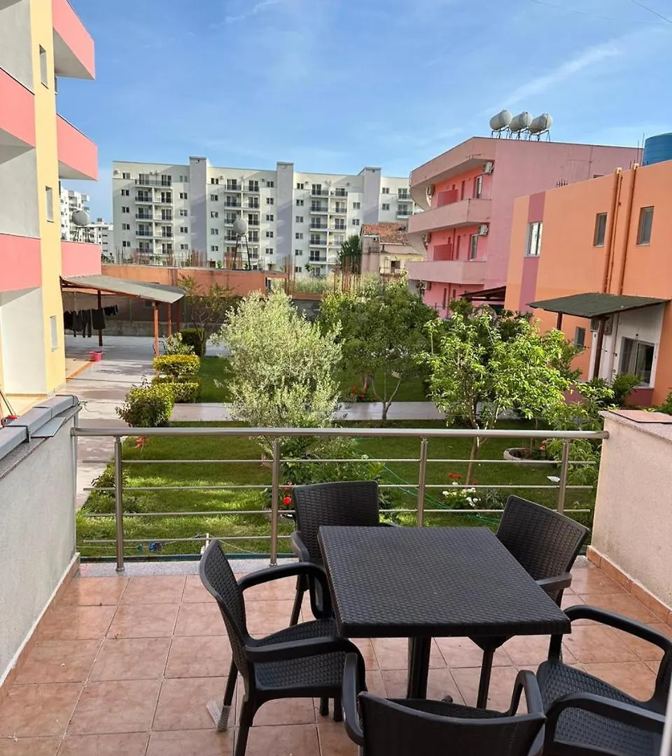 アパート Apartament Ndeti Lezhë