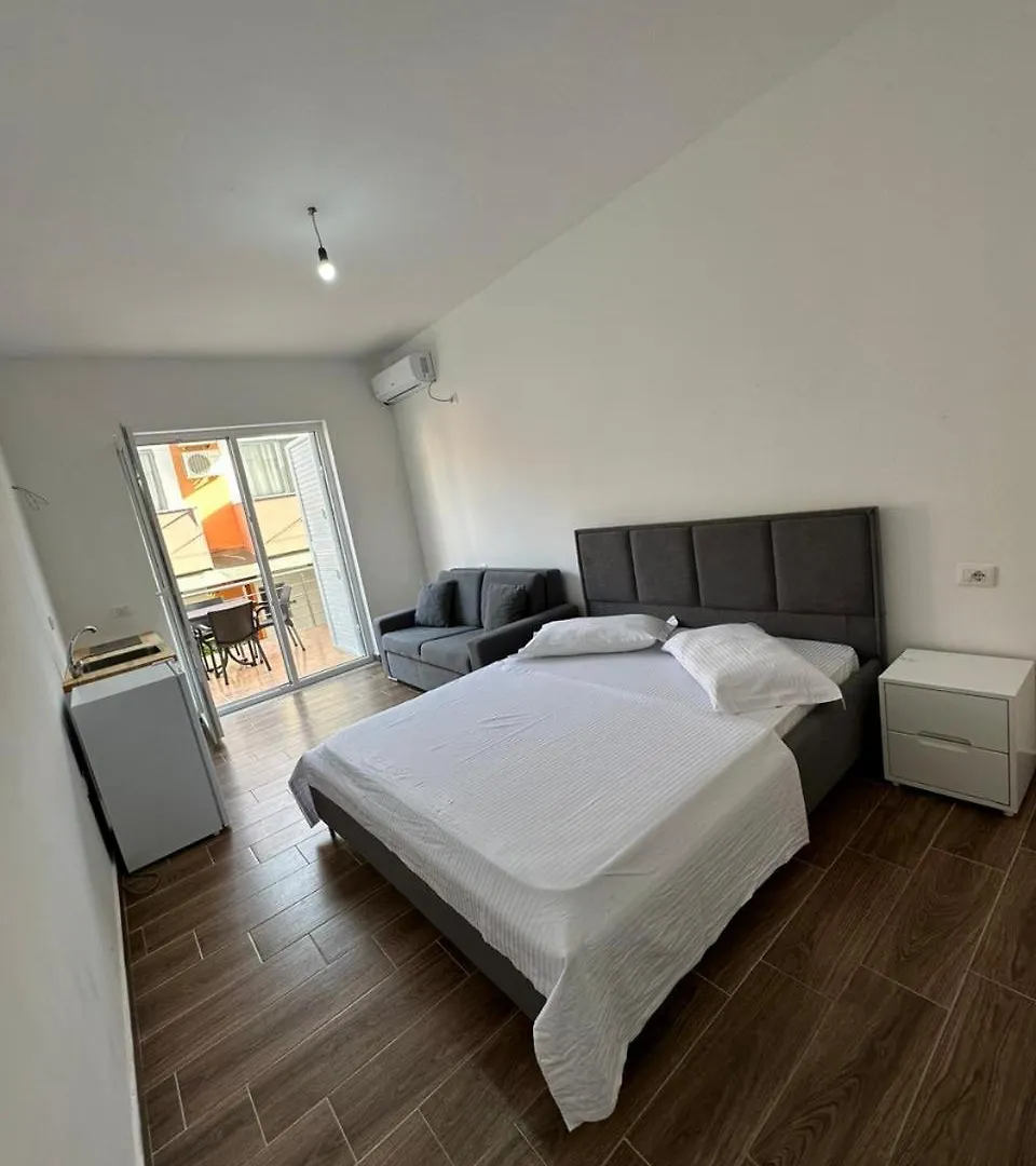 Apartament Ndeti Lezhë アルバニア